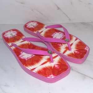 NEW Nine West tie dye pink flip flops sz 7